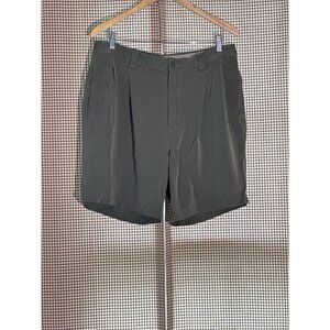 Tommy Bahama Shorts Mens Size 36 Olive Green 100% Silk Pleated Chino Casual
